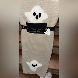 Super Cute 🥰 TikTok Viral Rachel Zoe Beige and White Ghost 👻 Throw 50” X 70”
